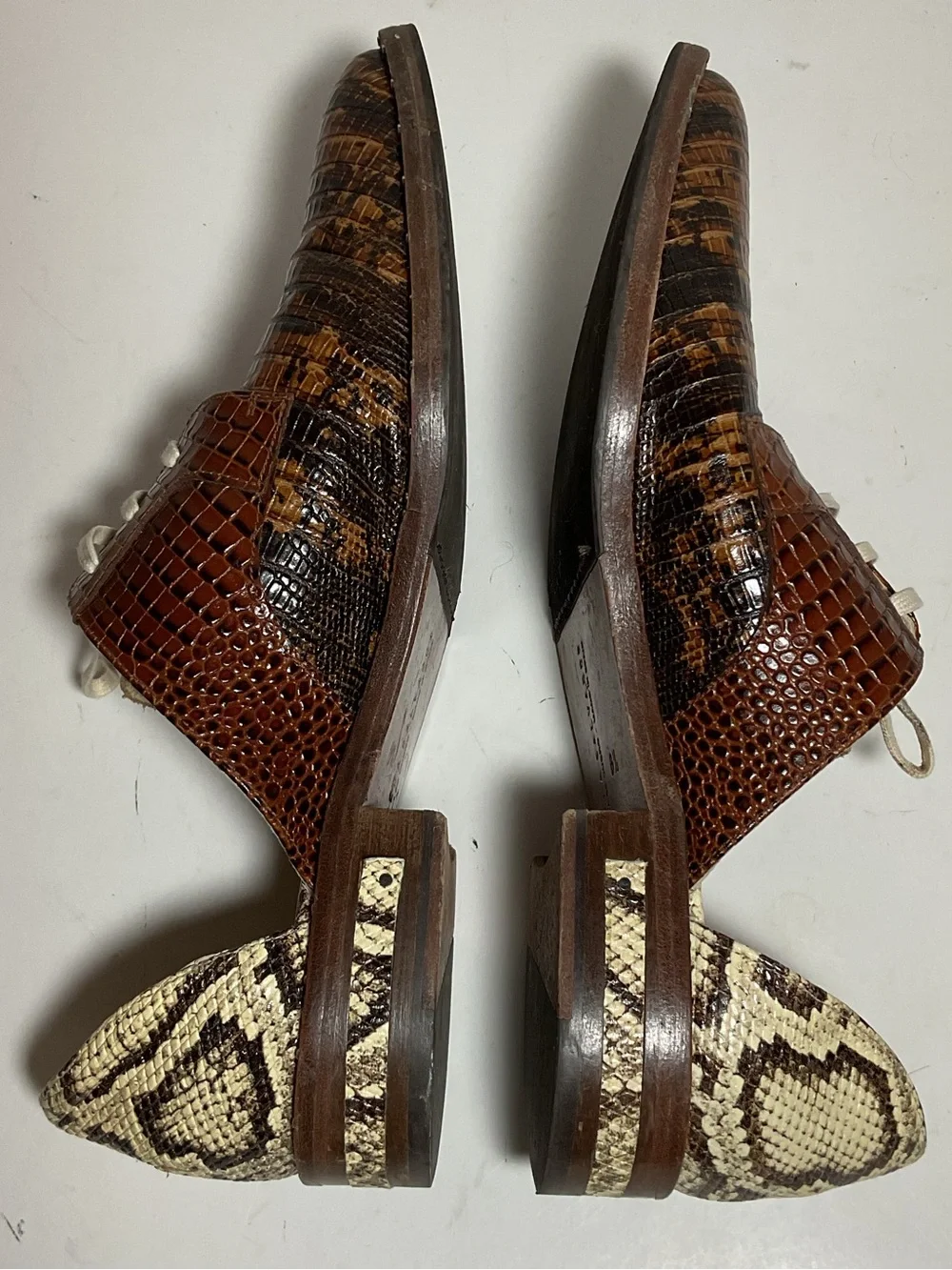 Freda Salvador Wit D’Orsay Leather Oxfords Croc Snakeskin